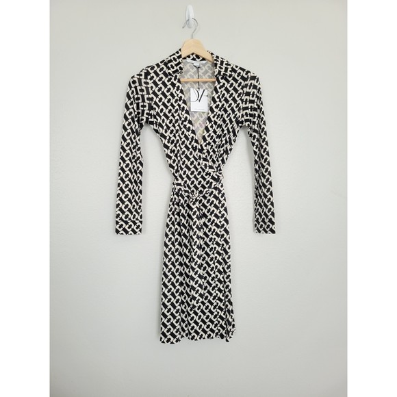 Diane Von Furstenberg Dresses & Skirts - NWT Diane vonFurstenberg Jeanne Black Chain Link Wrap Dress Size 4 $578